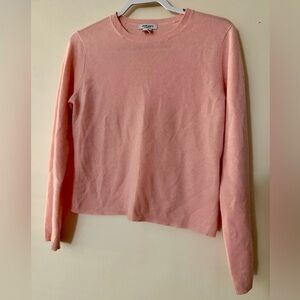 100% Cashmere in “Glinda” pink! Lightweight, soft, timeless crewneck sweater.